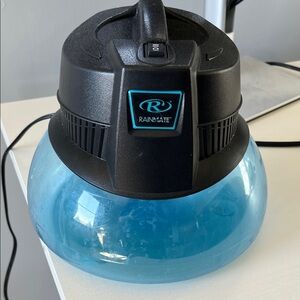 Rainbow Rainmate air purifier and freshener with light